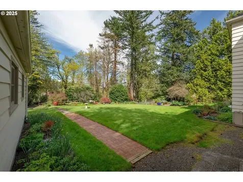5046 SW Hilltop Lane Portland OR 97221