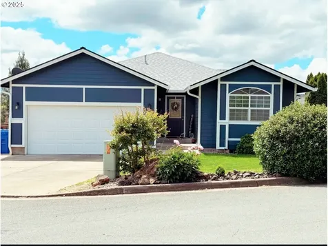 224 Summerwood Street Roseburg OR 97471