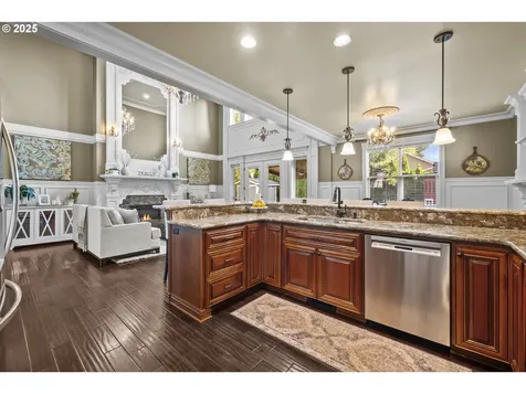 1700 NE Laurel Avenue Woodburn OR 97071