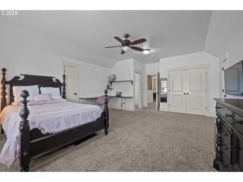 1700 NE Laurel Avenue Woodburn OR 97071