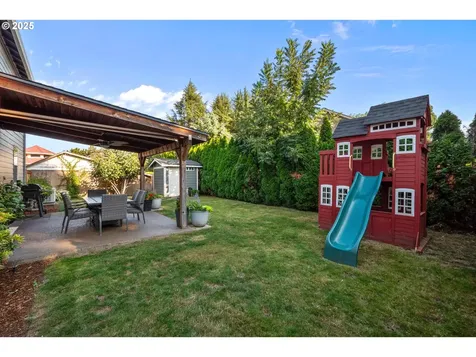 1700 NE Laurel Avenue Woodburn OR 97071