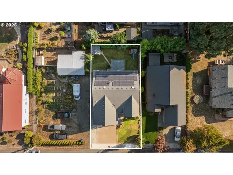 1700 NE Laurel Avenue Woodburn OR 97071