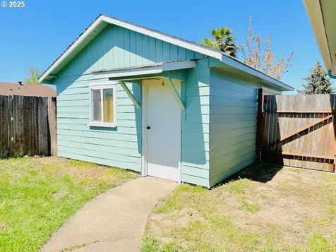 340 38th Street Springfield OR 97478