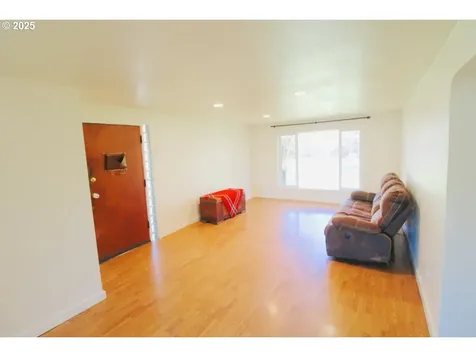 340 38th Street Springfield OR 97478