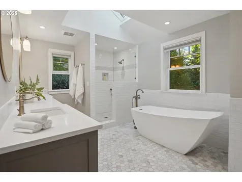 5225 Firwood Road Lake Oswego OR 97035