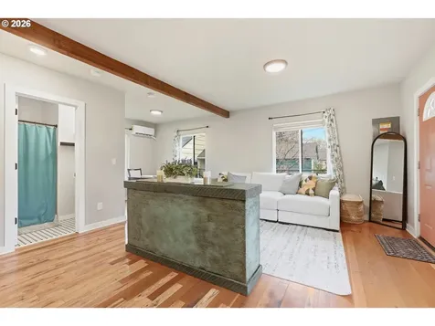 5219 SE Knapp Street Portland OR 97206