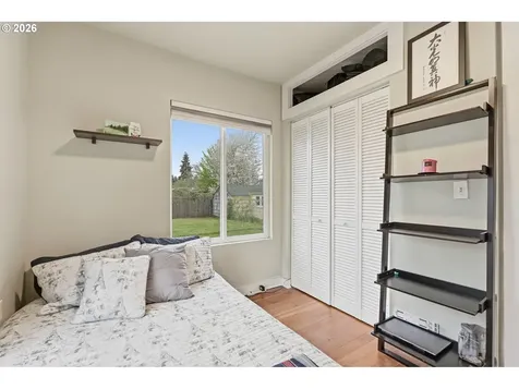 5219 SE Knapp Street Portland OR 97206