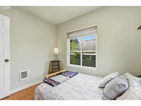 5219 SE Knapp Street Portland OR 97206
