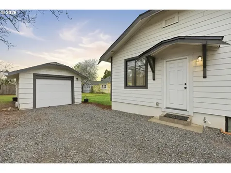5219 SE Knapp Street Portland OR 97206