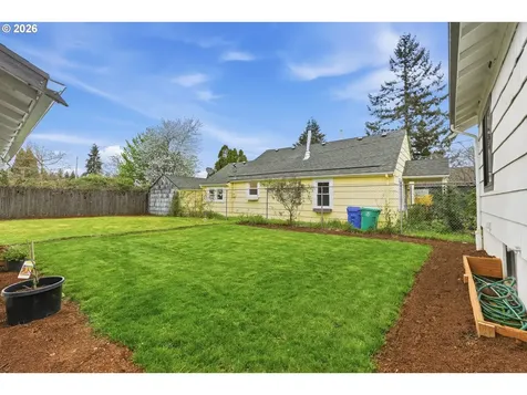 5219 SE Knapp Street Portland OR 97206