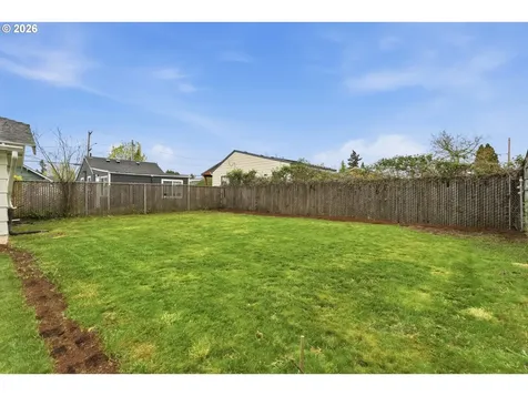 5219 SE Knapp Street Portland OR 97206