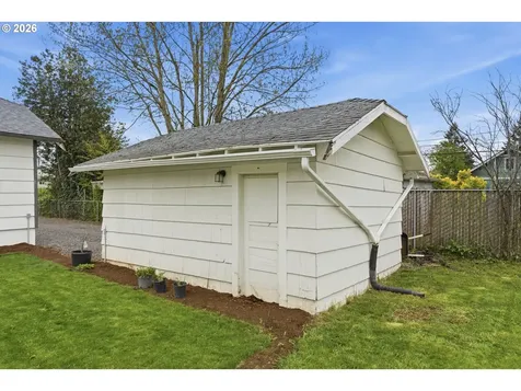 5219 SE Knapp Street Portland OR 97206