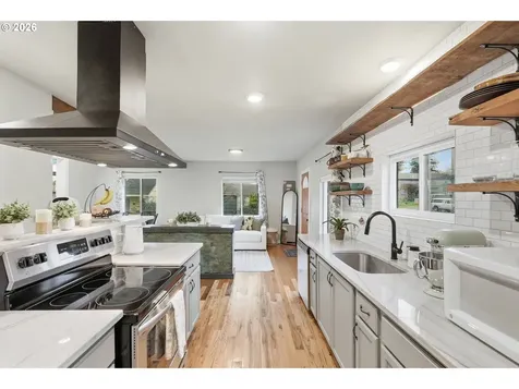 5219 SE Knapp Street Portland OR 97206