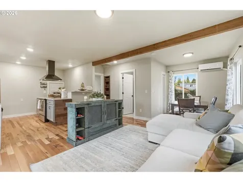 5219 SE Knapp Street Portland OR 97206