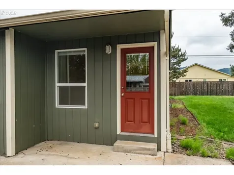 4455 Live Oak Street Sweet Home OR 97386