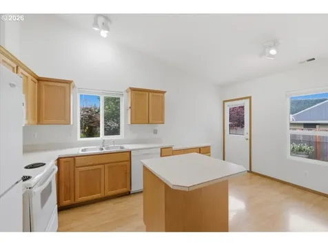4455 Live Oak Street Sweet Home OR 97386