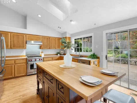 15926 SW Hampshire Terrace Portland OR 97224