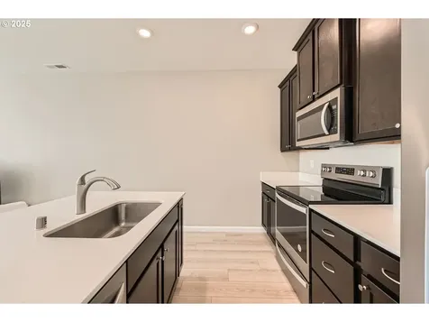 15526 NE 70th Street Vancouver WA 98682