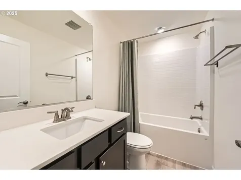 15526 NE 70th Street Vancouver WA 98682