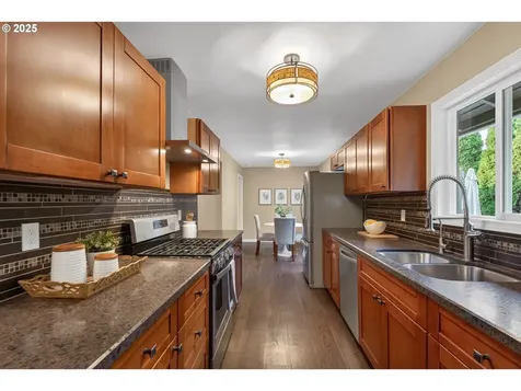 17928 Royal Court Lake Oswego OR 97035