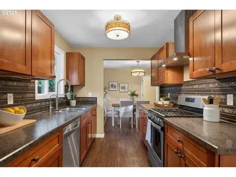 17928 Royal Court Lake Oswego OR 97035