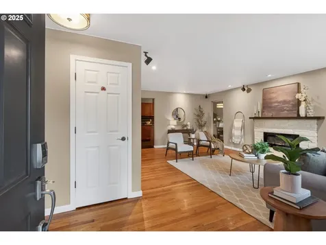 17928 Royal Court Lake Oswego OR 97035