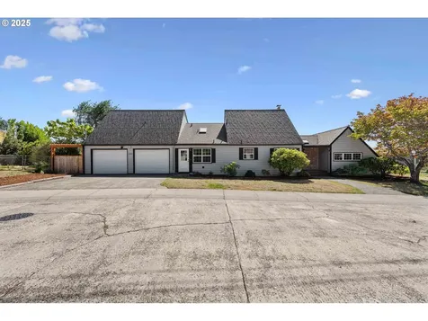 1346 Bayview Street North Bend OR 97459