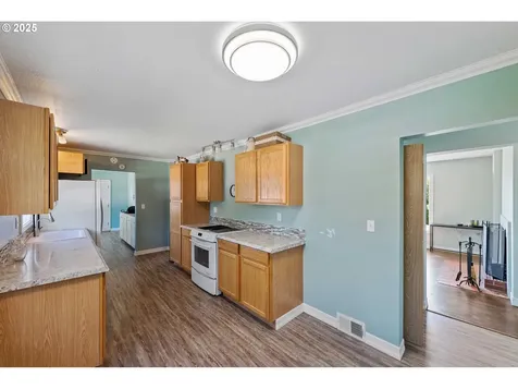 1346 Bayview Street North Bend OR 97459