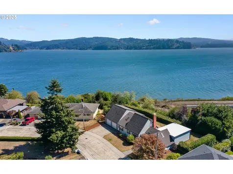 1346 Bayview Street North Bend OR 97459