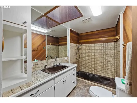 1346 Bayview Street North Bend OR 97459