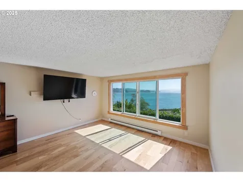 1346 Bayview Street North Bend OR 97459