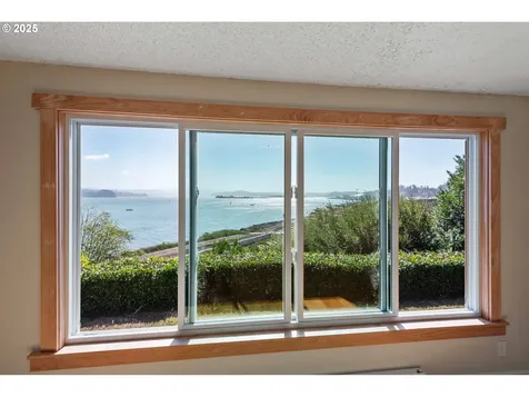 1346 Bayview Street North Bend OR 97459