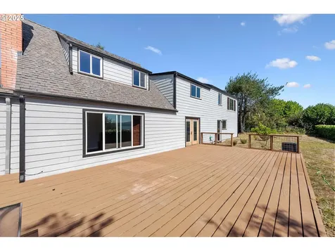 1346 Bayview Street North Bend OR 97459