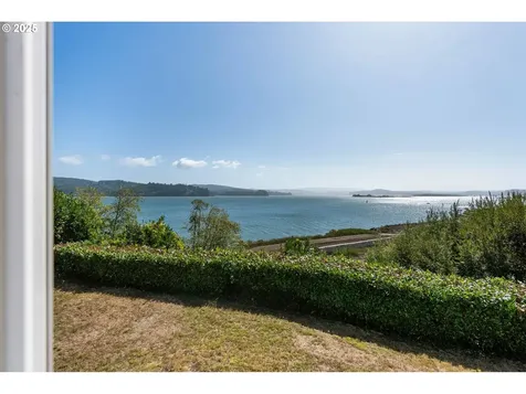1346 Bayview Street North Bend OR 97459