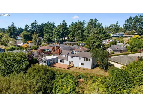 1346 Bayview Street North Bend OR 97459