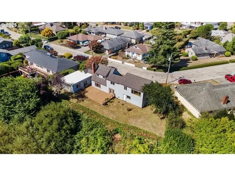 1346 Bayview Street North Bend OR 97459