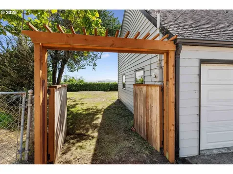 1346 Bayview Street North Bend OR 97459
