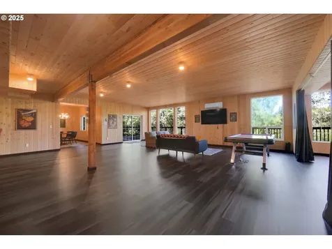 88370 Collard Lake Road Florence OR 97439
