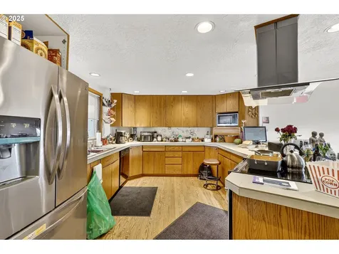 8739 SE Knapp Street Portland OR 97266