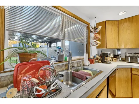 8739 SE Knapp Street Portland OR 97266