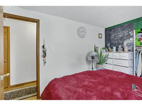 8739 SE Knapp Street Portland OR 97266