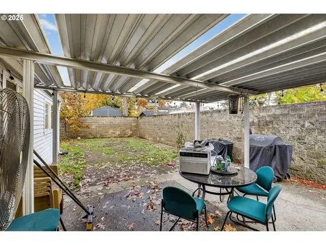 8739 SE Knapp Street Portland OR 97266