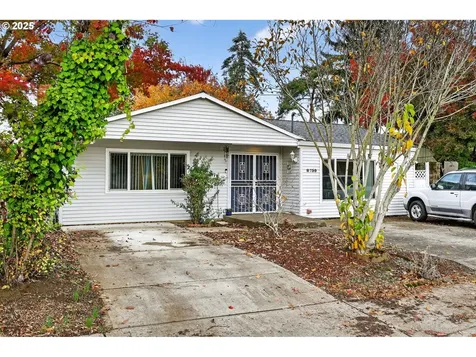 8739 SE Knapp Street Portland OR 97266