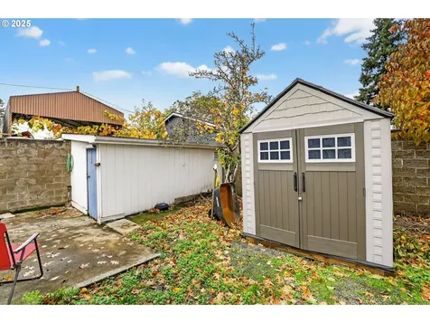 8739 SE Knapp Street Portland OR 97266