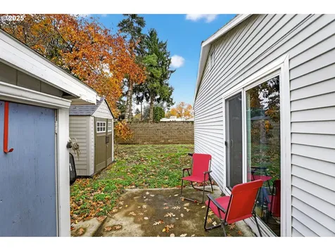 8739 SE Knapp Street Portland OR 97266