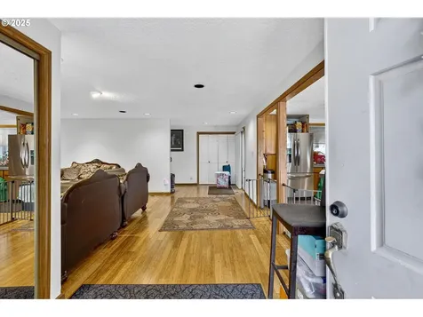 8739 SE Knapp Street Portland OR 97266