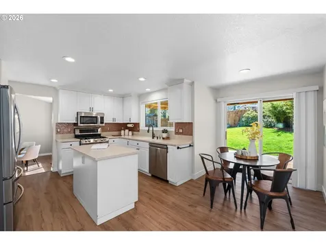 17369 Wake Robin Circle Oregon City OR 97045