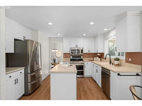 17369 Wake Robin Circle Oregon City OR 97045