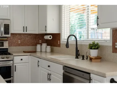 17369 Wake Robin Circle Oregon City OR 97045