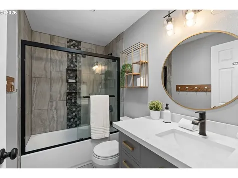 17369 Wake Robin Circle Oregon City OR 97045